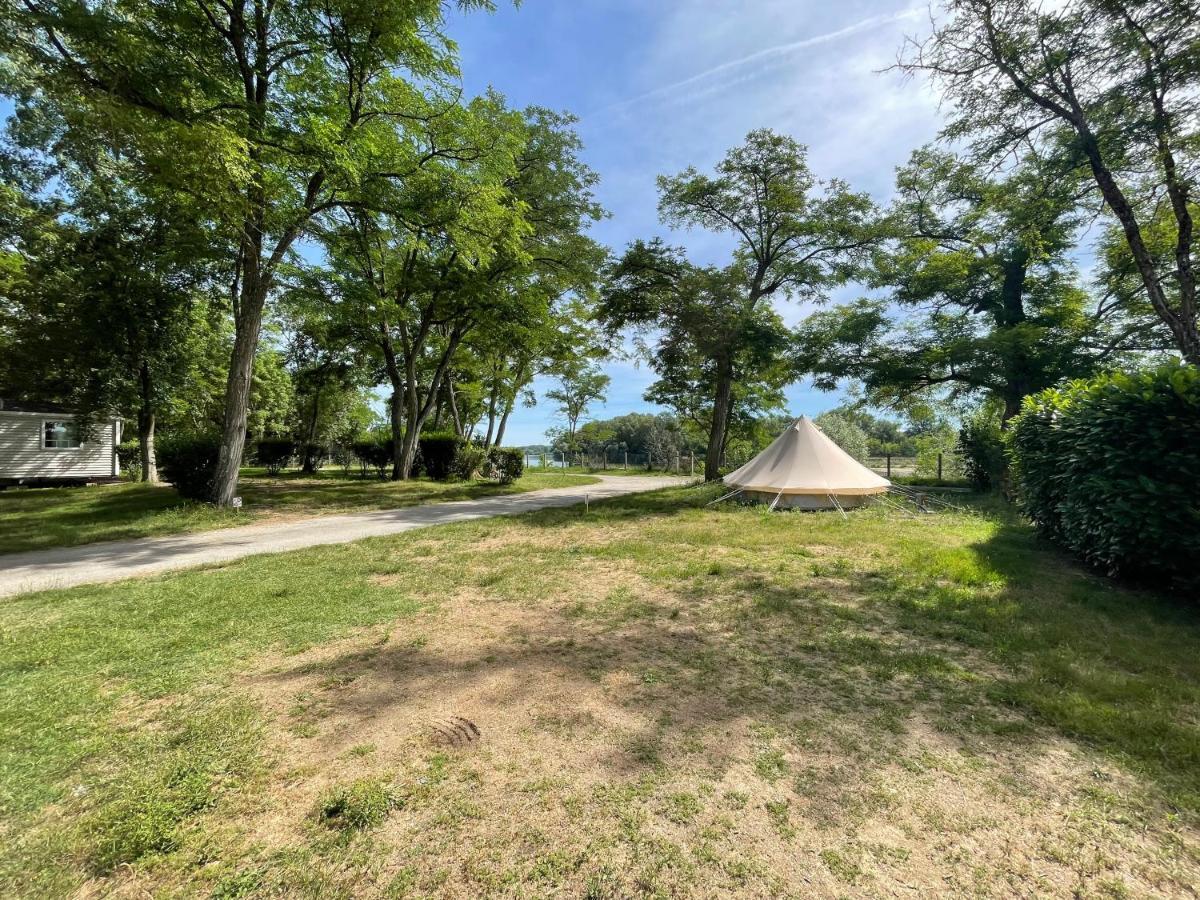 Camping Les Portes De Sancerre Saint-Satur ภายนอก รูปภาพ