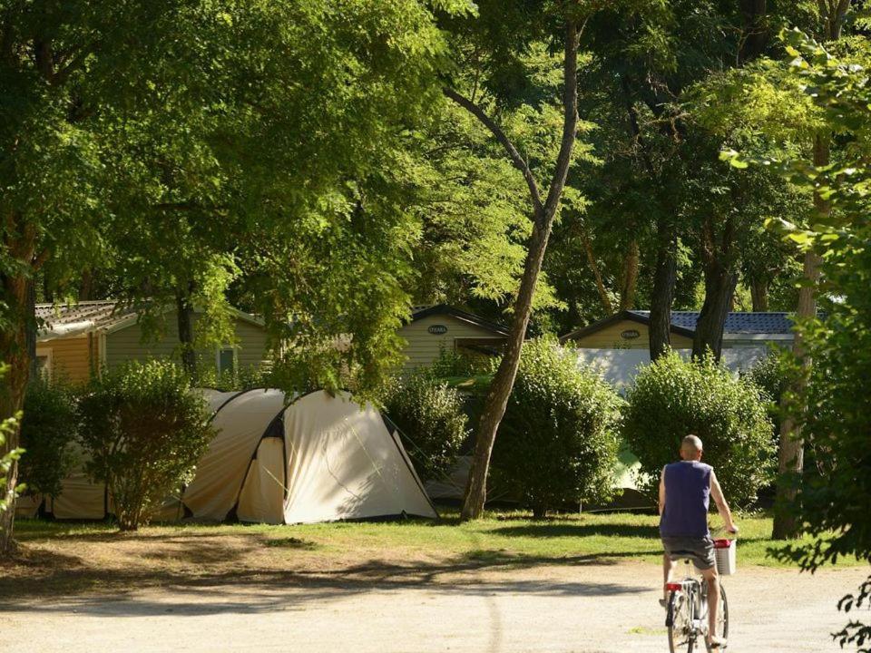 Camping Les Portes De Sancerre Saint-Satur ภายนอก รูปภาพ